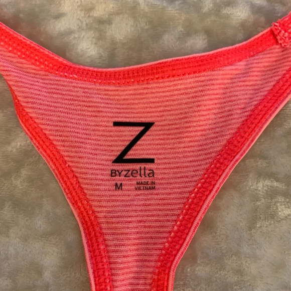 NWT Z by Zella Razorback Workout Tee in Bright Pink/Dark Pink Pin Strips. - Picture 2 of 5